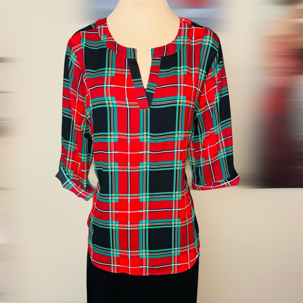 ❤️💚🖤🎄Petite Cato Vibrant Red and Black Checkered/ Plaid Tunic Top